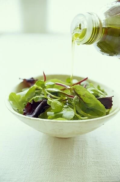 Leaf salad with olive oil