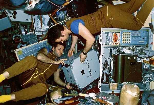 Mir space station cosmonauts, 1987