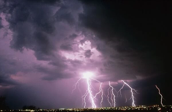 Monsoon lightning storm ove Tucson, Arizona