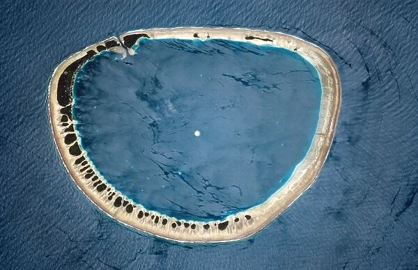 Nukuoro Atoll, ISS image C016  /  3885