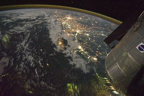Pakistan-India at night, ISS image C016  /  4204