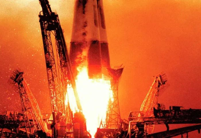 Framed Print : Sputnik 1 Launch Print: A photograph of the R-7 Semyorka rocket in flight Framed Print : Sputnik 1 Launch Print: A photograph of the R-7 Semyorka rocket in flight