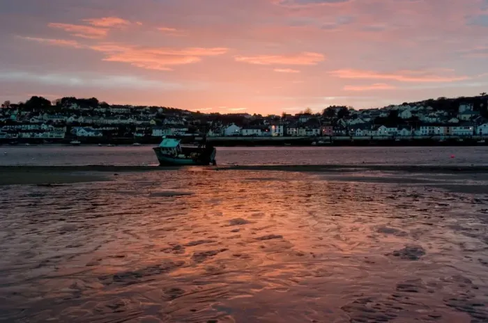 Framed Print : Appledore Village Print, North Devon Coastline Scene Framed Print : Appledore Village Print, North Devon Coastline Scene