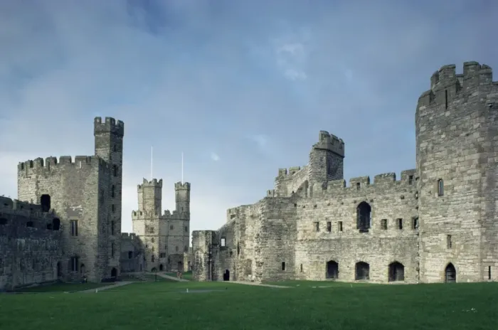 Framed Print : Caernarfon Castle Print, Gwynedd, Wales Framed Print : Caernarfon Castle Print, Gwynedd, Wales