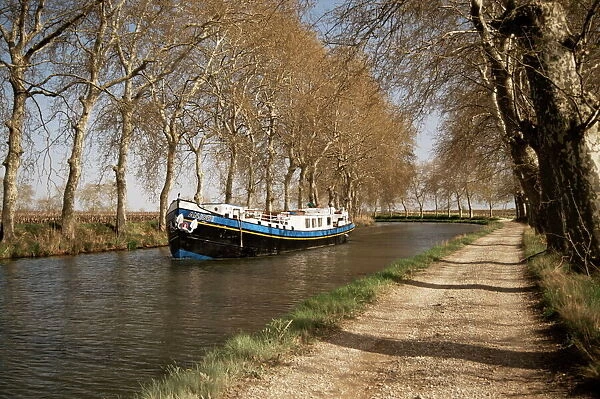 Canal du Midi, near Beziers, Languedoc-Roussillon, France, Europe