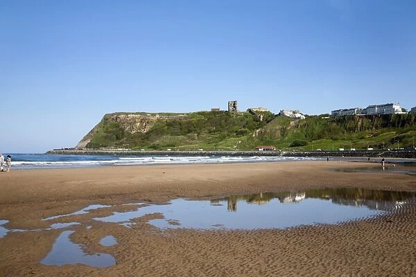 Castle Hill from North Sands, Scarborough, North Yorkshire, Yorkshire, England, United Kingdom, Europe