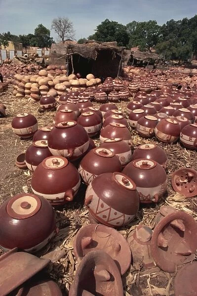 Decorated pots outside kiln, Mopti, Mali, West Africa, Africa