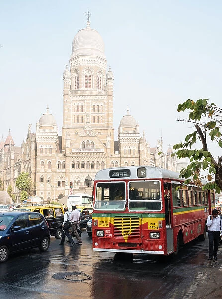 Double decker bus outside Mumbai Municipal corporation building, Mumbai (Bombay)