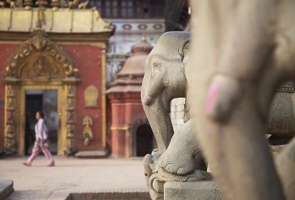 Elephant statues outside Vatsala Durga Temple, Bhaktapur, UNESCO World Heritage Site, Kathmandu Valley, Nepal, Asia