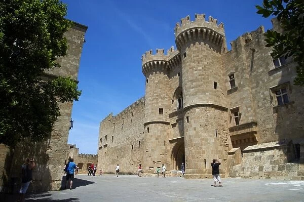 Fortress and Palace of the Grand Masters, UNESCO World Heritage Site, Rhodes City, Rhodes, Dodecanese, Greek Islands, Greece, Europe