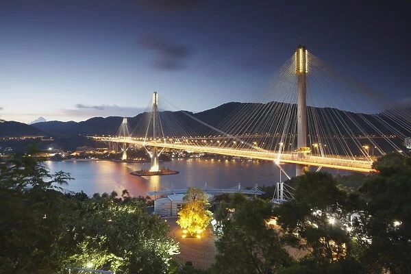 Kap Shui Mun bridge at dusk, Tsing Yi, Hong Kong, China, Asia