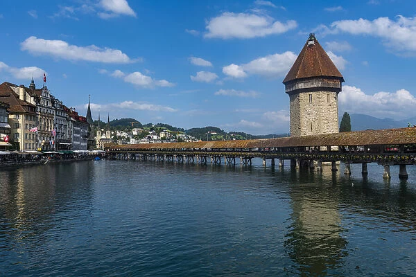 Kapellbrucke (Chapel Bridge), wooden footbridge, Lucerne, Switzerland, Europe