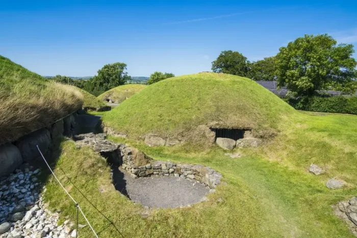 Framed Print : Knowth Neolithic Passage Grave Print Framed Print : Knowth Neolithic Passage Grave Print