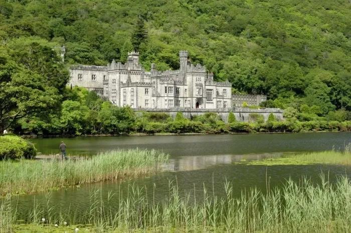 Framed Print : Kylemore Abbey Print, Connemara Ireland Framed Print : Kylemore Abbey Print, Connemara Ireland