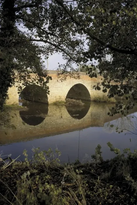 Framed Print : Medieval Bridge Print, Alcester River Arrow Scene Framed Print : Medieval Bridge Print, Alcester River Arrow Scene
