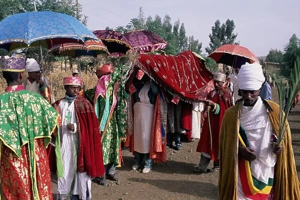 Men in procession during the Christian festival of Rameaux, Axoum (Axum) (Aksum)