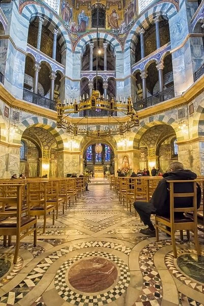 Octagonal interior, Aachen Cathedral, UNESCO World Heritage Site, North Rhine Westphalia, Germany, Europe