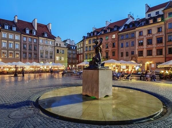 Old Town Market Place and the Warsaw Mermaid at twilight, Warsaw, Masovian Voivodeship