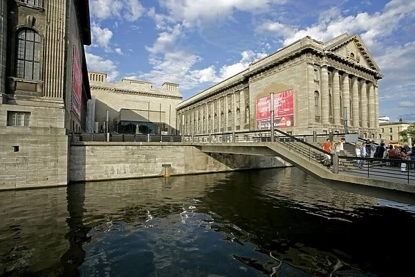 Pergamon Museum, River Spree, Berlin, Germany, Europe