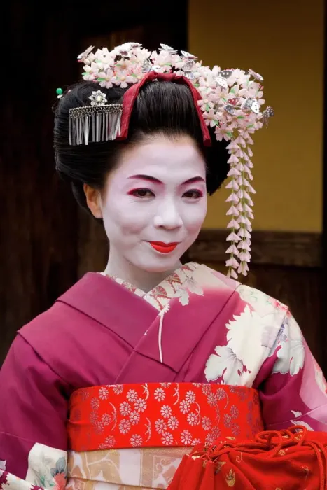 Framed Print : Traditional Japanese Maiko Portrait Print Framed Print : Traditional Japanese Maiko Portrait Print