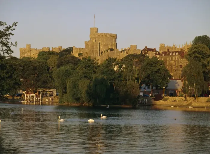 Framed Print : The River Thames Print featuring Windsor Castle Framed Print : The River Thames Print featuring Windsor Castle