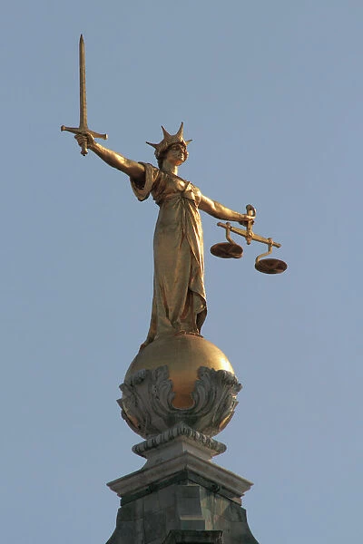 Scales of Justice, Central Criminal Court, Old Bailey, London, England, United Kingdom, Europe