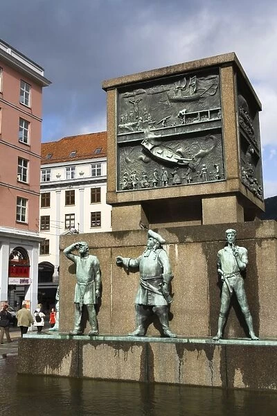 Sjomanns Monument on Torgalmenningen Street, Bergen, Norway, Scandinavia, Europe
