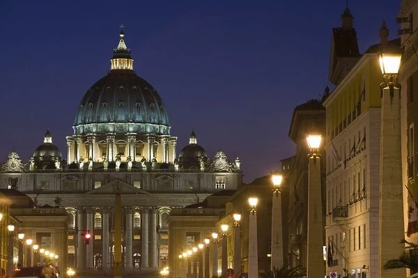 St. Peters Basilica illuminated at dusk, Vatican City, Rome, Lazio, Italy, Europe