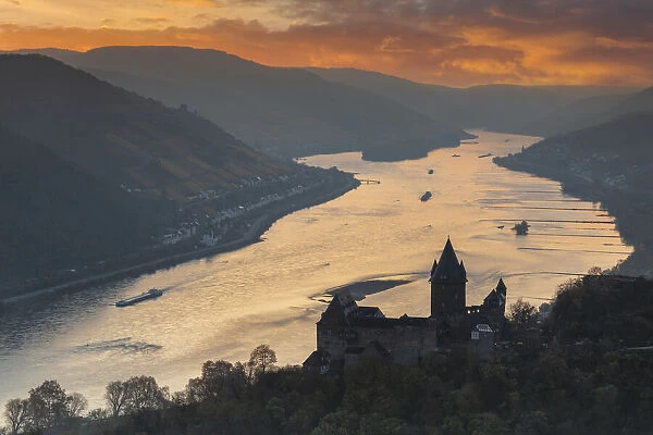 Stahleck Castle and Rhein River, Bacharach, Upper Middle Rhine Valley, Rhineland-Palatinate, Germany, Europe