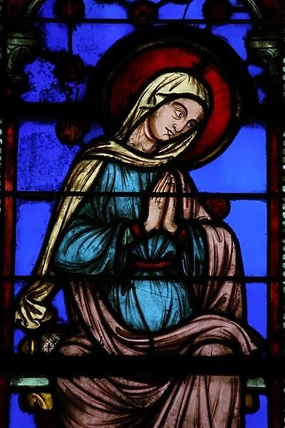 Stained glass window depicting the Virgin Mary, The Holy Chapel (La Sainte-Chapelle), Paris, France, Europe