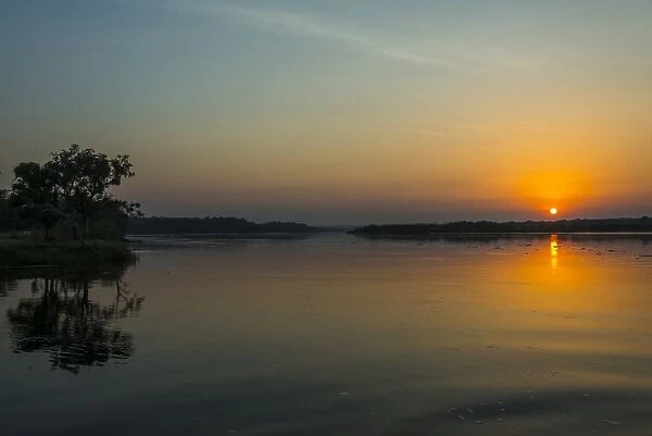 Sunrise over the Nile in the Murchison Falls National Park, Uganda, East Africa, Africa