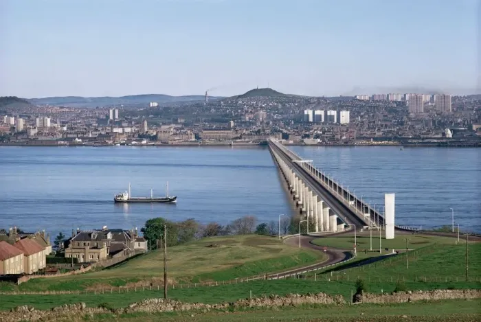 Framed Print : The Tay Bridge Print, Dundee Scotland Framed Print : The Tay Bridge Print, Dundee Scotland
