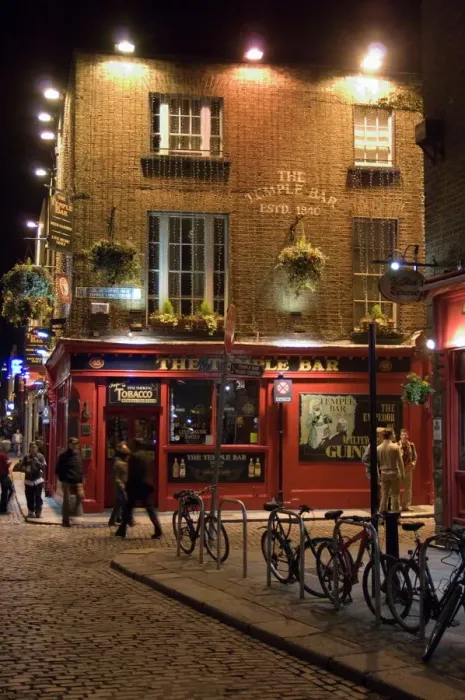 Framed Print : Temple Bar Pub Print Framed Print : Temple Bar Pub Print