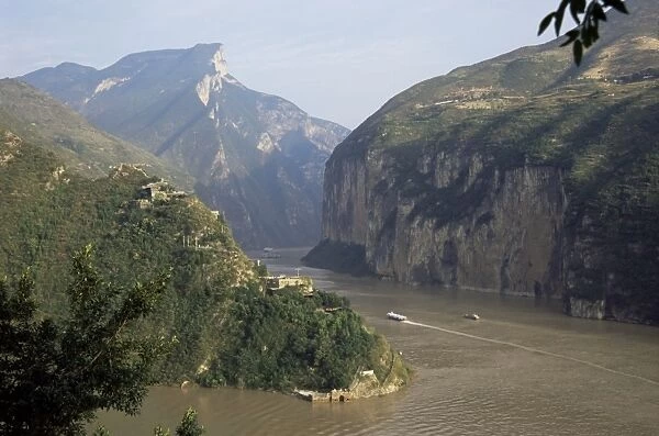 Upstream end seen from Fengjie, Qutang Gorge, Three Gorges, Yangtze River, China, Asia