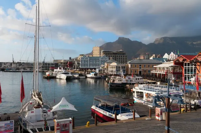 Framed Print : V & A Waterfront Print with Table Mountain, Cape Town Framed Print : V & A Waterfront Print with Table Mountain, Cape Town