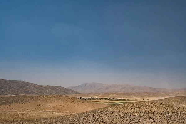 View from hill near Tomb of Cyrus the Great, 576-530 BC, Pasargadae, Iran, Middle East