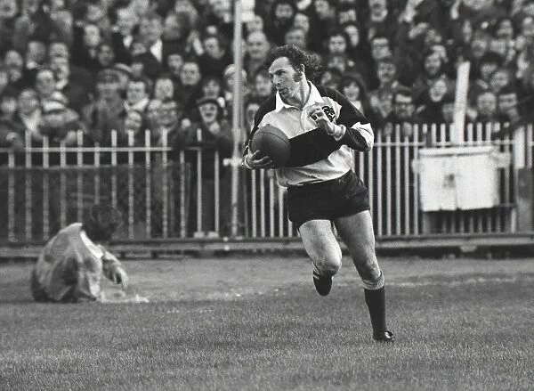 JJ Williams scores for the Barbarians in 1976