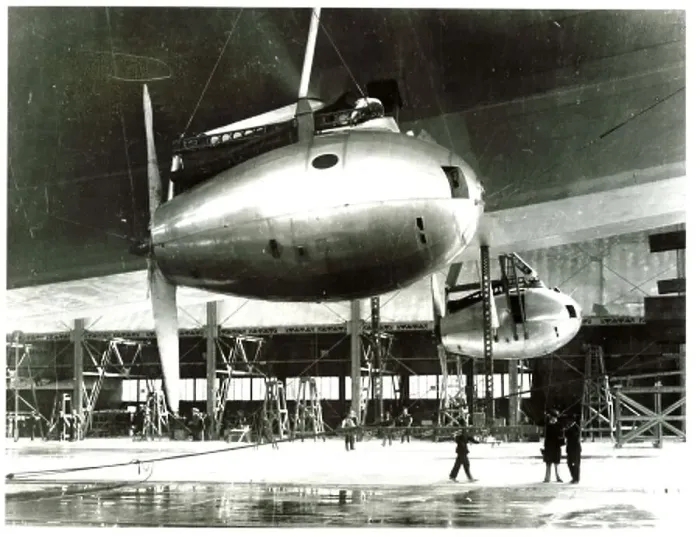 : R101 in hanger Print from Flight : R101 in hanger Print from Flight