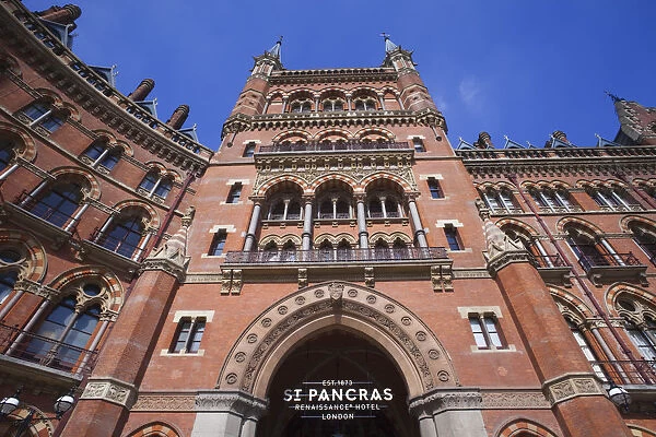 England, London, St. Pancras, Facade of Marriot Renaissance Hotel