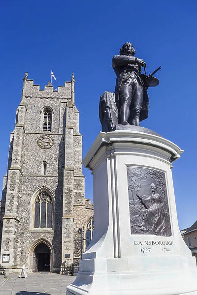 England, Suffolk, Sudbury, Thomas Gainsborough Statue and St. Peters Church