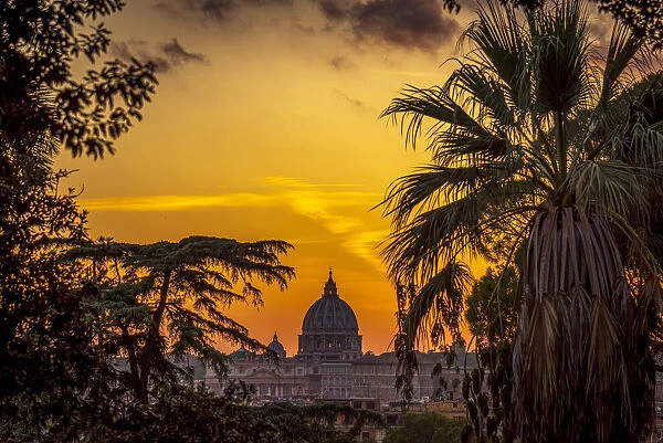 Europe, Italy, Rome. View toward the dome of Saint Peter