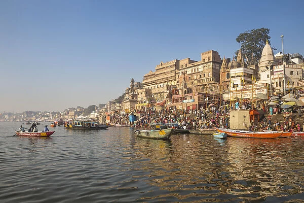 India, Uttar Pradesh, Varanasi, View towards Dashashwamedh