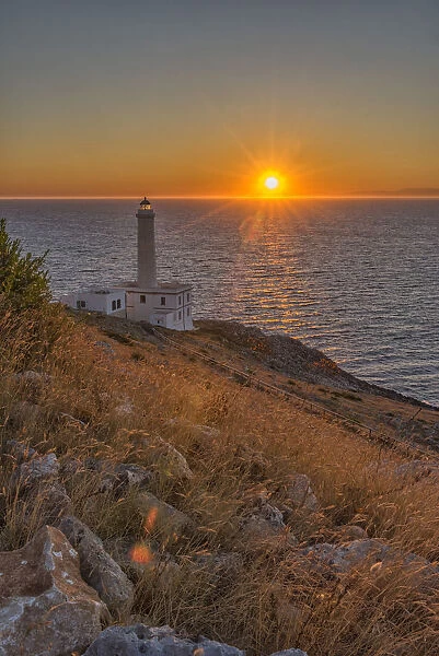 Italy, Apulia, Salento, Capo d Otranto, Sunrise over lighthouse Palascio