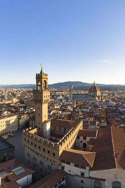 Italy, Tuscany, Florence, Palazzo Vecchio and Santa Maria del Fiore Cathedral