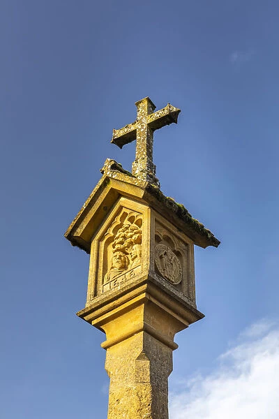 Market cross, Stow-on-the-Wold, the Cotswolds, Gloucestershire, England, UK