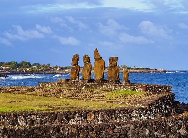 Moais in Ahu Vai Uri, Tahai Archaeological Complex, Rapa Nui National Park, Easter Island