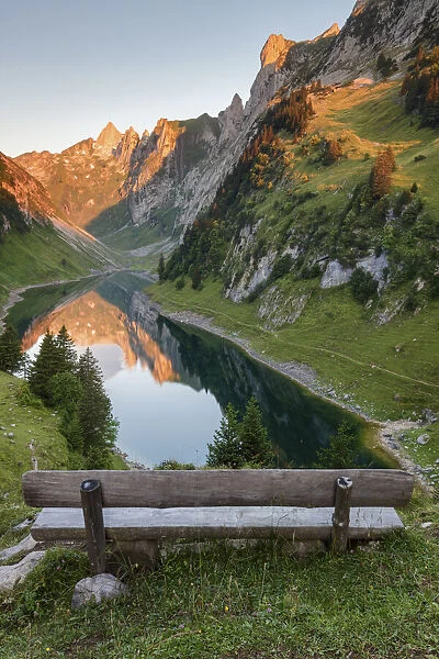 Switzerland, Canton Appenzell, Alpstein, Lake Faalensee