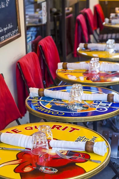 Table settings, restaurant, Paris, France
