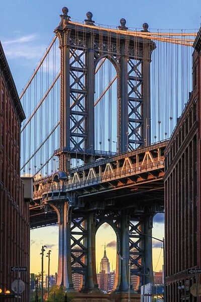 USA, New York, Brooklyn, Dumbo, Manhattan Bridge and Empire State Building