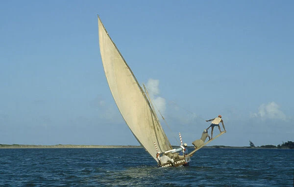 10062539. KENYA Lamu Dhow Off Coast